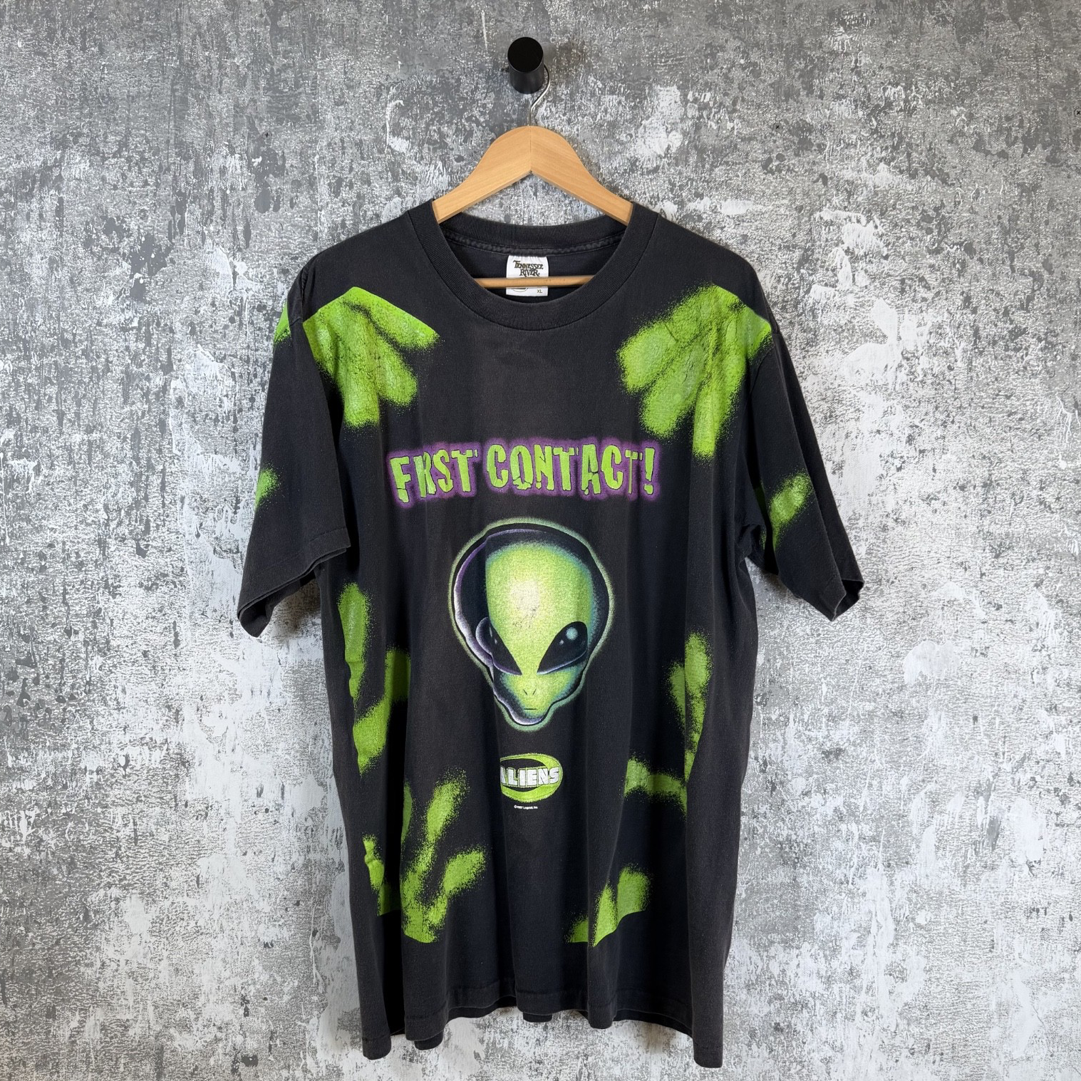 First Contact Vintage 90s Tee Size XL