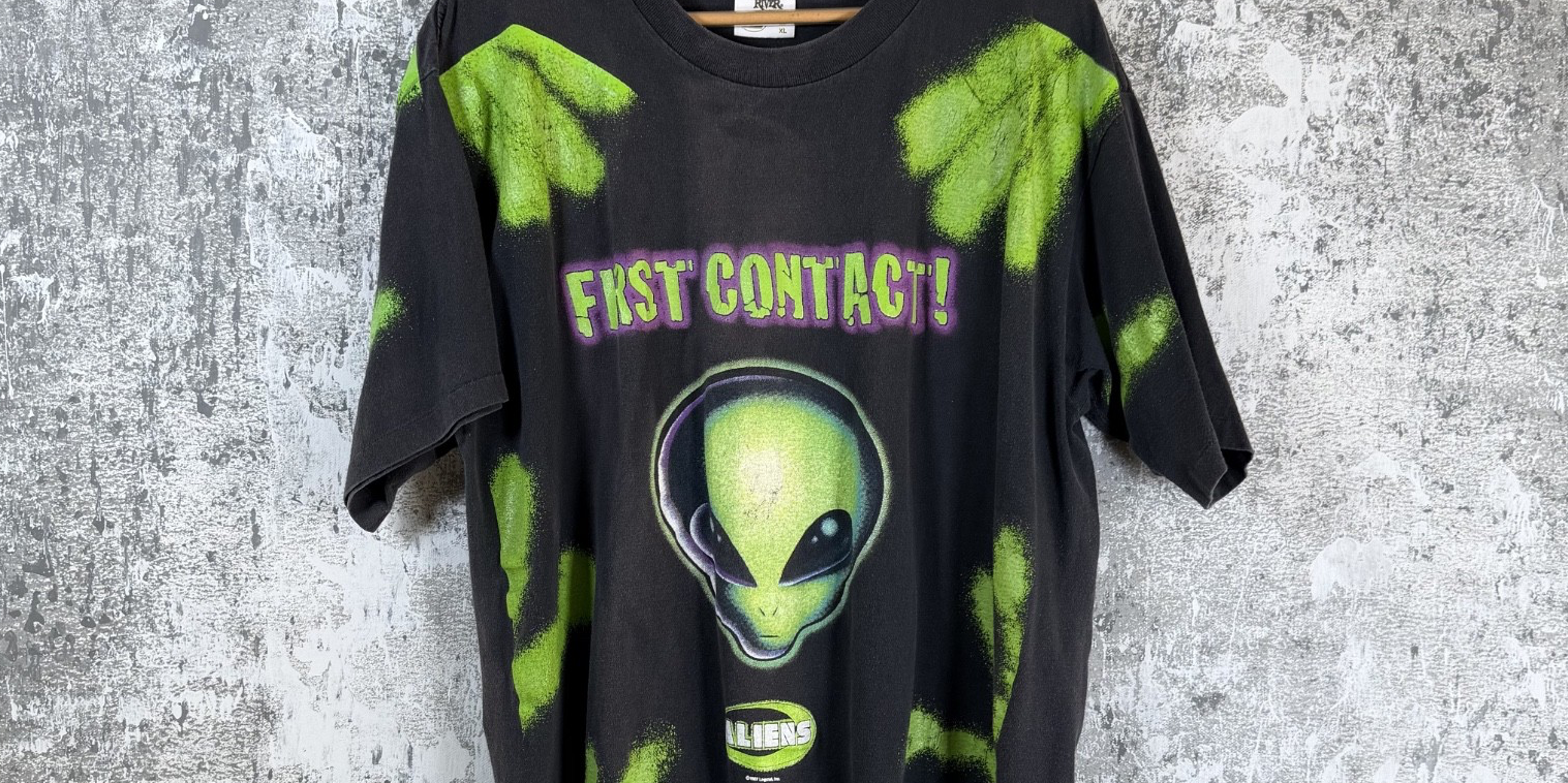 First Contact Vintage 90s Tee Size XL