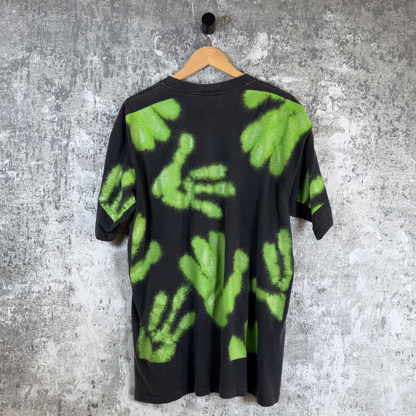 First Contact Vintage 90s Tee Size XL