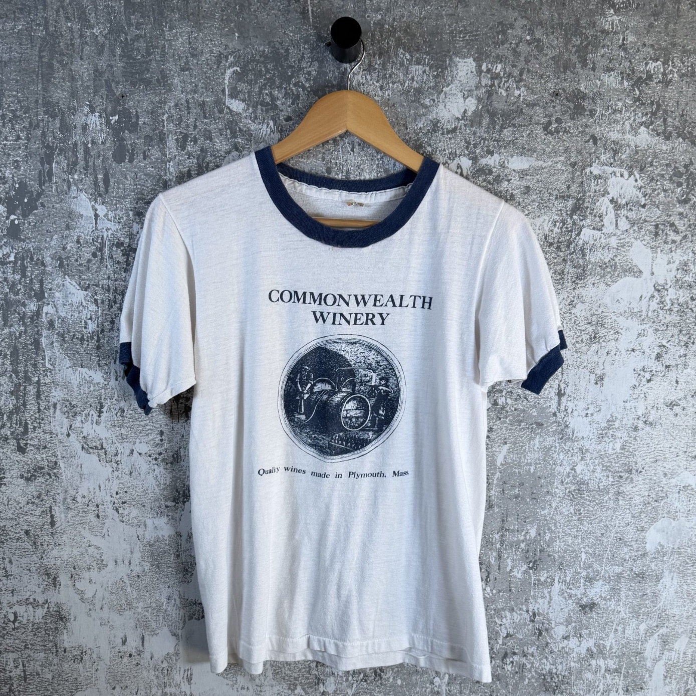 Commonwealth Winery Vintage 90's Tee Size Medium